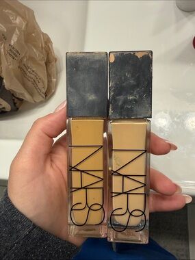 NARS Sheer Glow Foundations - STROMBOLI AND DEAUVILLE